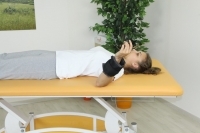 Gentle relief by external shoulder rotation
