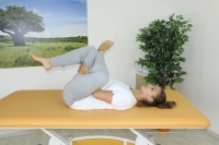Stretching the gluteal muscles and increasing mobility in hips