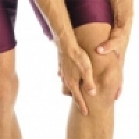 Ruptured anterior cruciate ligament (ACL) - conservative therapy or surgery
